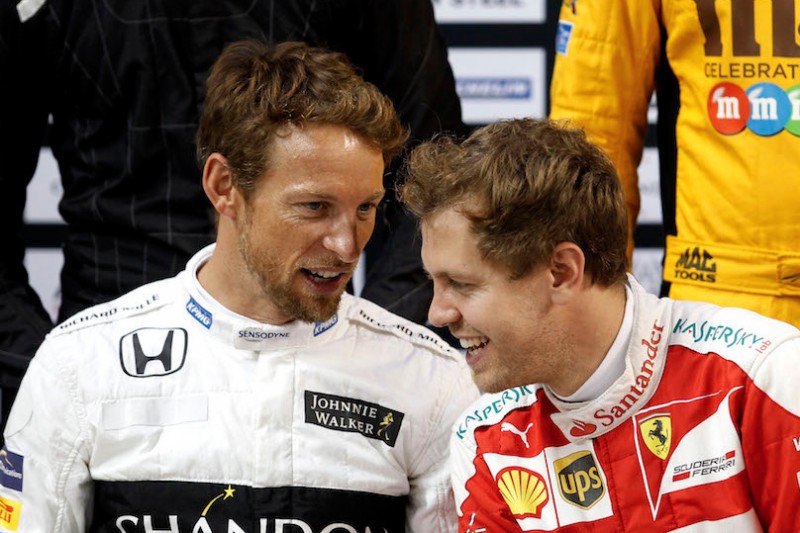 Ex-Weltmeister glaubt: Leclerc könnte Vettel aus dem Team fahren