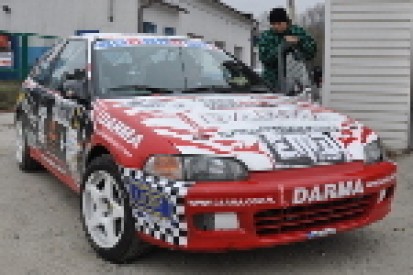 Tomaszczyk nie zwalnia