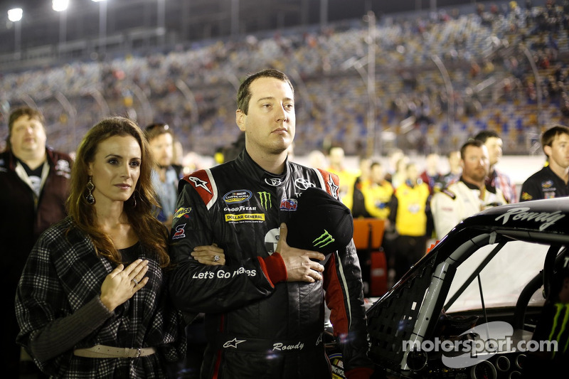 Racing with the rainbow in the valley of the sun for Kyle Busch