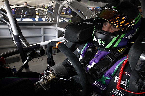 VIDEO: Denny Hamlin provoca choque de cuatro autos