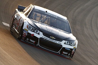 Harvick domina en Las Vegas