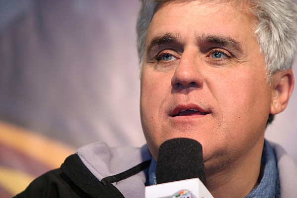 Jay Leno ayuda al Museo Petersen Museo 