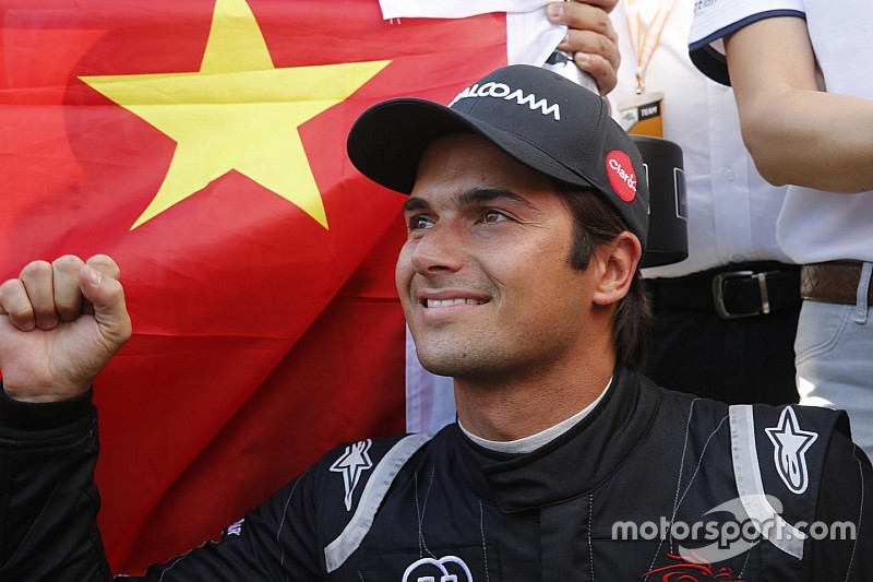 El ganador de la carrera, Nelson Piquet Jr., China Racing