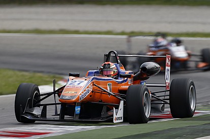 Jensen consigue la pole para la carrera 2 en Spa