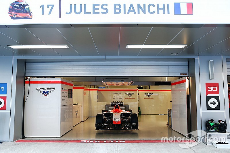 Marussia F1 Team MR03 de Jules Bianchi, carrega mensagens de apoio, com hashtags #ForzaJules e #JB17 carro não será usado