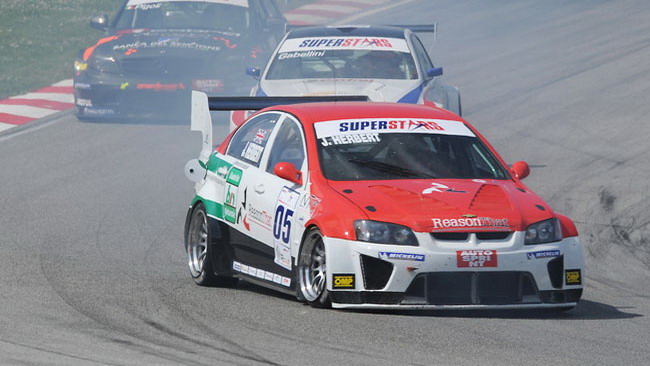 Sette marchi in pista per la sfida di Portimao