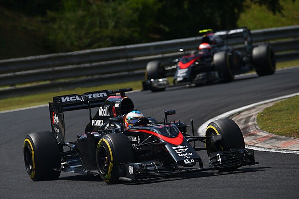 Dennis garante que ritmo da McLaren será melhor no fim do ano