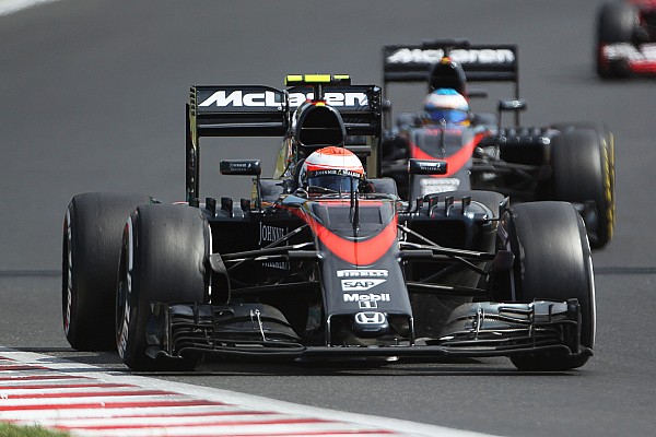 Alonso y Button, preparados para largar atr&aacute;s en B&eacute;lgica