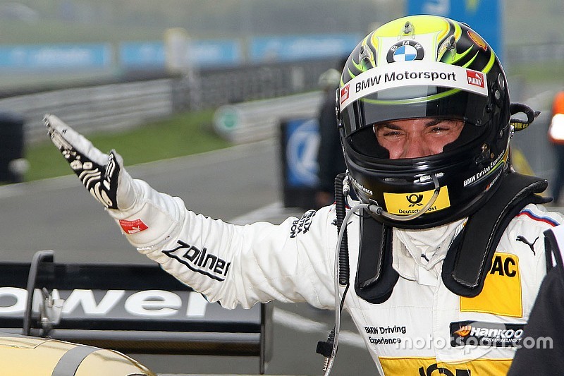 Ganador de la pole Timo Glock, BMW Team MTEK BMW M3 DTM celebra