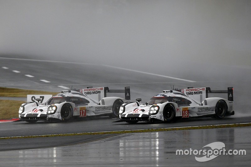 #17 Porsche Team Porsche 919 Hybrid: Timo Bernhard, Mark Webber, Brendon Hartley e #18 Porsche Team Porsche 919 Hybrid: Romain Dumas, Neel Jani, Marc Lieb