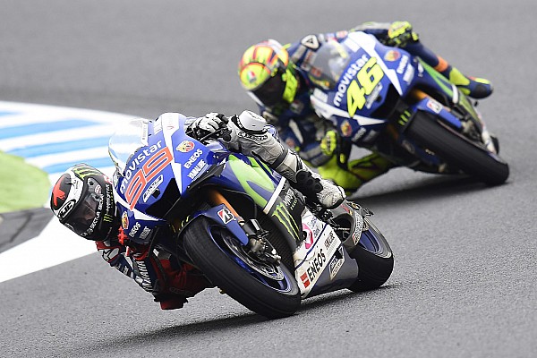 Jorge Lorenzo manda en la primera sesión en Australia