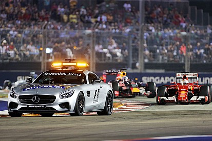 Invasor do GP de Cingapura volta para cadeia