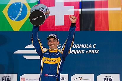 Buemi wint eenzame Formule E-race in Peking