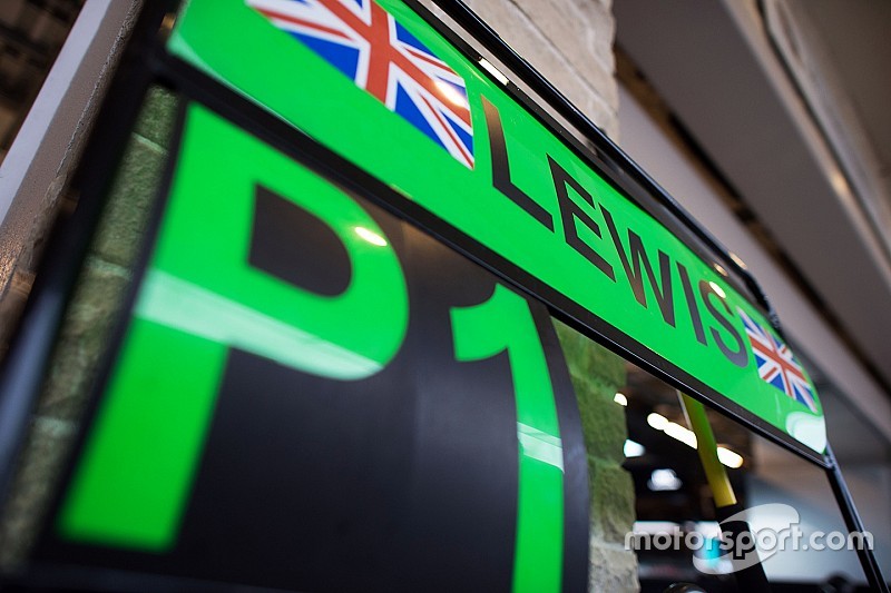 Lewis Hamilton: ‘Zondag is Austin is een beetje een waas’