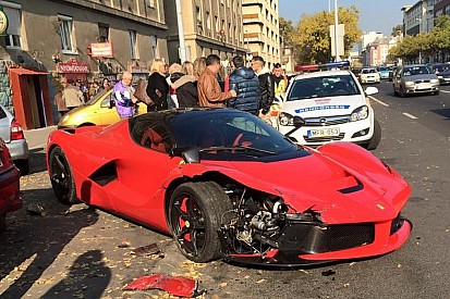 LaFerrari crash in Boedapest