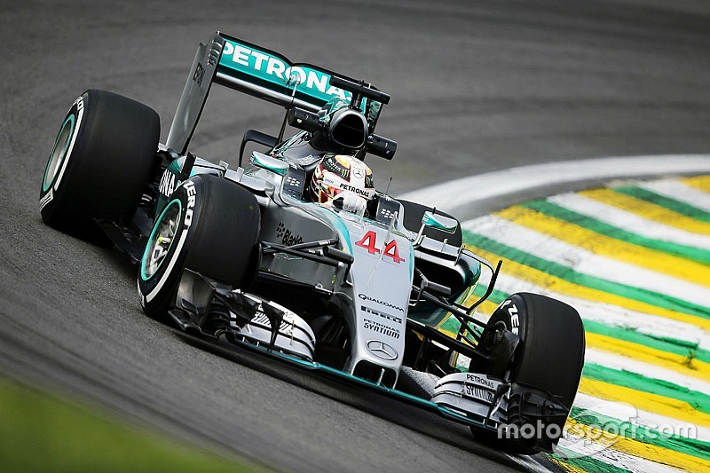 VT3: Hamilton snelste ondanks spin en bakproblemen, Verstappen P10