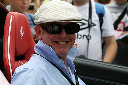 Chris Evans bevestigt: Top Gear keert in mei terug bij de BBC