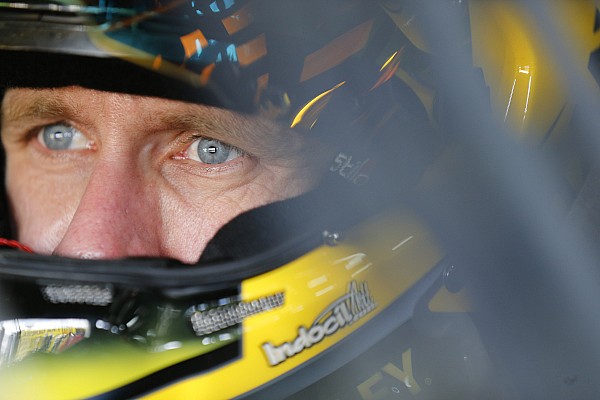 Carl Edwards describe los cambios de jefe de equipo dentro de JGR