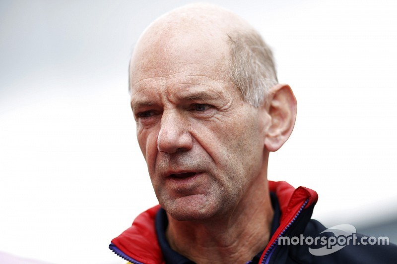 Newey baalt: 'Mercedes en Ferrari controleren de F1'