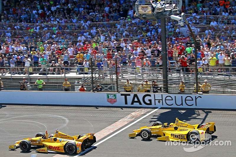 Te koop: IndyCar-bolide die nog in gebruik is