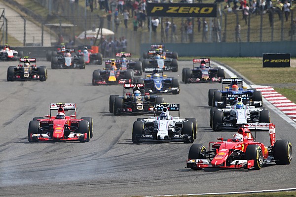 La F1 necesita soluciones, no cr&iacute;ticas, Prost