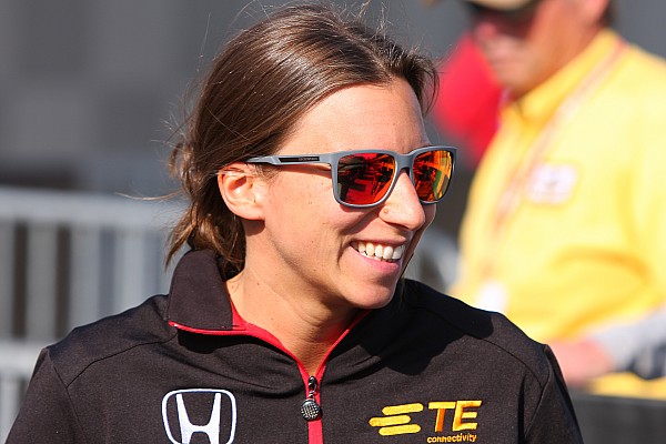 Simona De Silvestro, interesada en la IndyCar, pero concentrada en la Fórmula E
