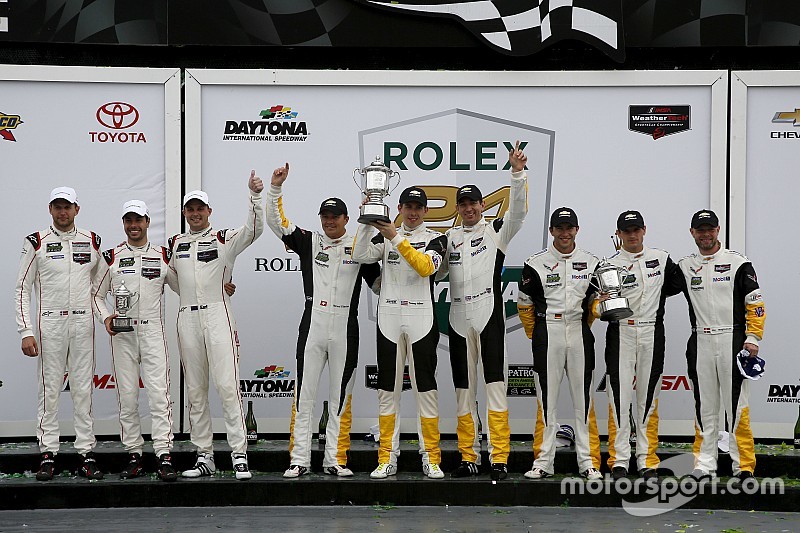 Podium GTLM: 1. #4 Corvette Racing Chevrolet Corvette C7.R: Oliver Gavin, Tommy Milner, Marcel Fässl