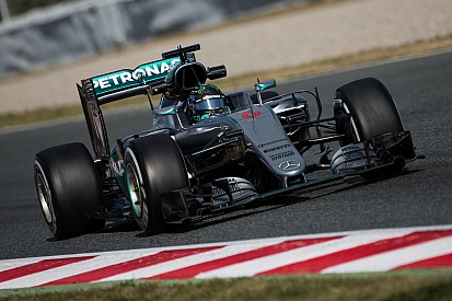Rosberg und Hamilton erwarten einen harten Kampf zwischen Mercedes und Ferrari
