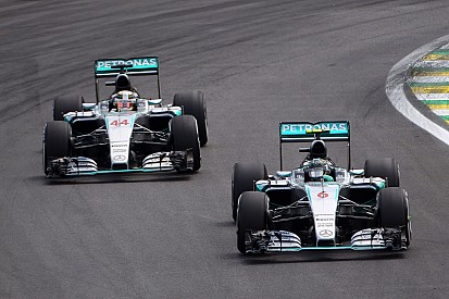 Mercedes dará libertad a Hamilton y a Rosberg para luchar en 2016