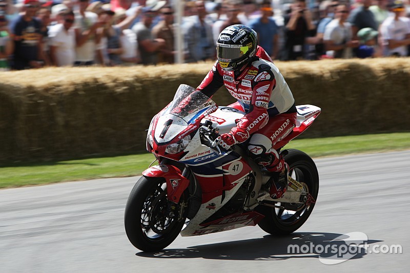 Isle of Man TT: Einschreibungen und Startnummern für spektakuläres Meeting 2016 veröffentlicht