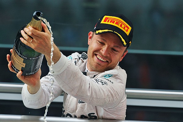 Por "hat-trick" de vitórias em 2016, Rosberg já seria campeão