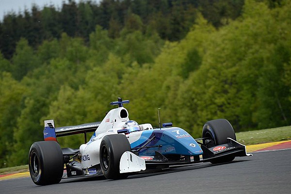 Spa F3.5: Orudzhev retiene a Dillmann para ganar la Carrera 1