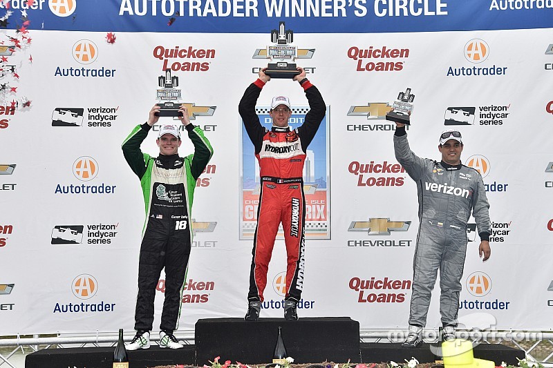 Podio: ganador de la carrera Sébastien Bourdais, KV Racing Technology Chevrolet, segundo lugar Conor