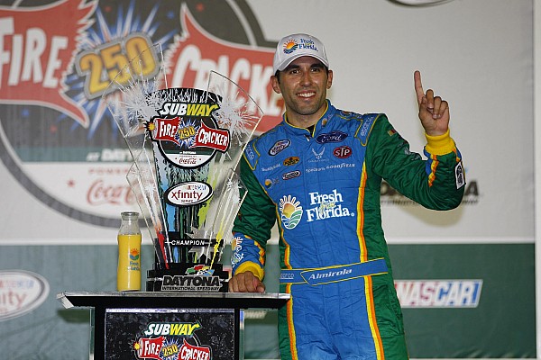 Almirola se lleva la carrera en Daytona