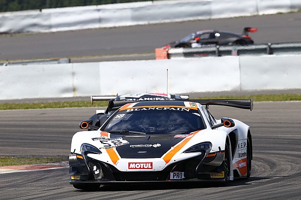 La McLaren del Garage 59 trionfa nella Main Race del Nurburgring