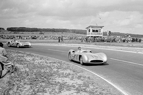 El aplastante debut de Mercedes en Fórmula 1, en 1954