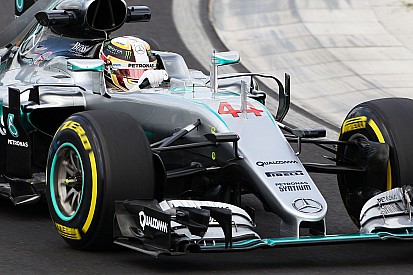 Bei Crash mit 12 g: Rennsitz von Lewis Hamilton gebrochen