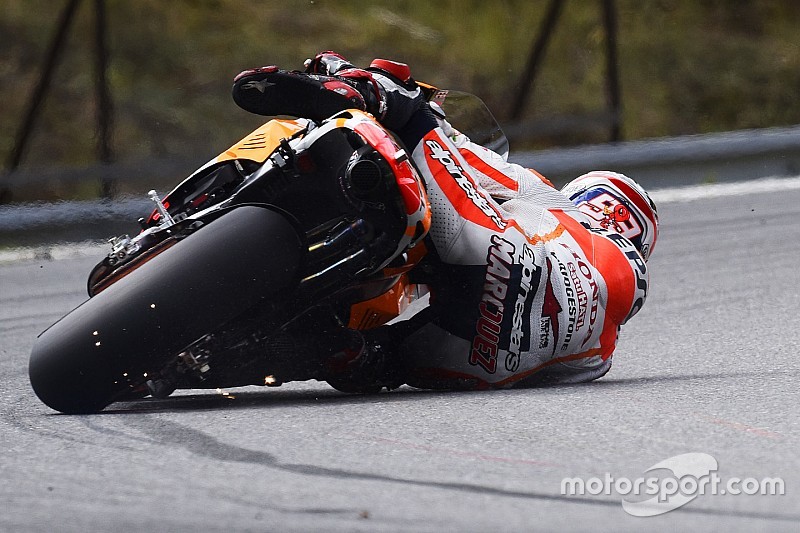 Marc Marquez, Repsol Honda Team, quase perde a moto