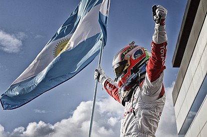 Fotogallery: la cavalcata di Lopez verso il terzo titolo mondiale WTCC