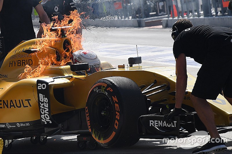 El coche de quemado de Kevin Magnussen, Renault Sport F1 Team RS16