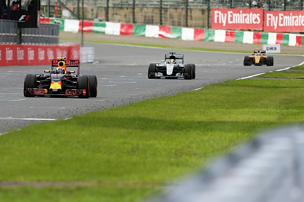 Wolff aprova estilo de Verstappen, mas pede regras claras