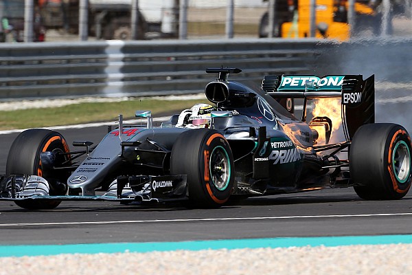 Mercedes admite que quebra na Mal&aacute;sia ainda assombra equipe