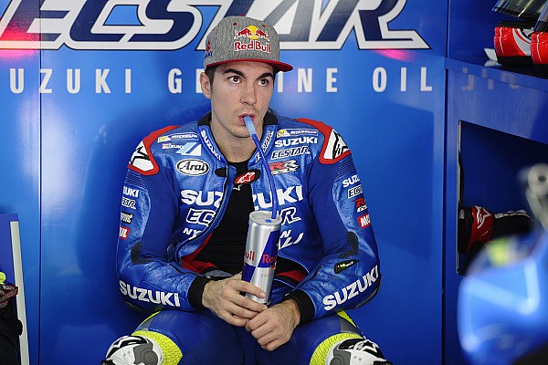 Vi&ntilde;ales, desesperado con la electr&oacute;nica de Suzuki en agua