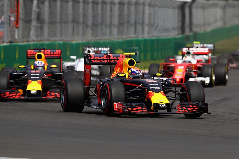 Max Verstappen, Red Bull Racing RB12, Daniel Ricciardo, Red Bull Racing RB12, Sebastian Vettel, Ferrari SF16-H