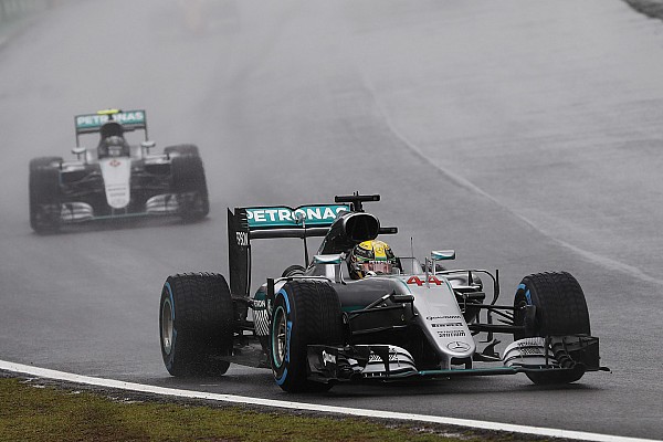 Sob chuva, Hamilton vence GP do Brasil dramático; Massa bate