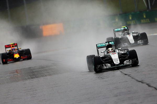 Wolff: show de Verstappen ofuscou desempenho da Mercedes