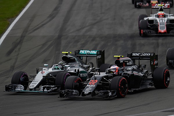 Button acha difícil outra equipe bater Mercedes em 2017