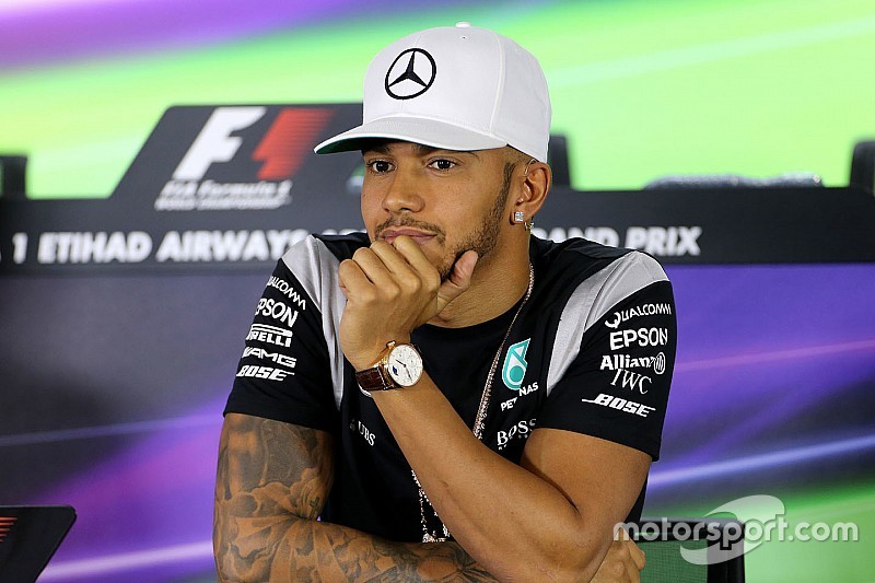 Lewis Hamilton, Mercedes AMG F1 durante la conferencia de prensa
