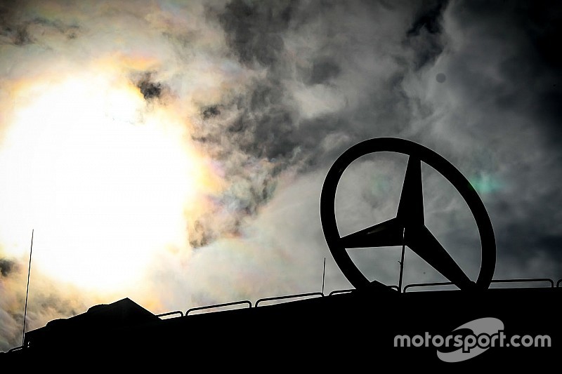 Logo de Mercedes