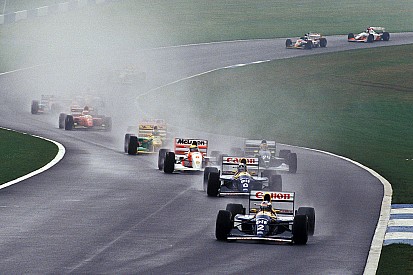 Hamilton: F1 precisa de curvas no estilo de Donington